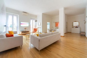 Design apartment with terrace in Milan
